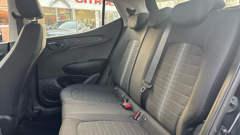 Hyundai i10 1.2 MPi SE Connect 5dr Petrol Hatchback